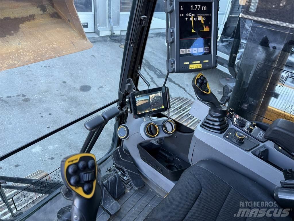 JCB 220X LC 4F حفارات زحافة