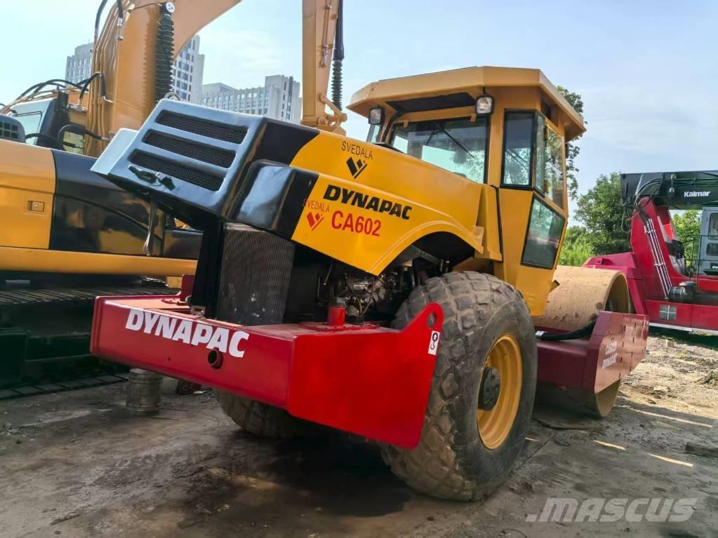 Dynapac CA 602 D مداحل أحادية الأسطوانة
