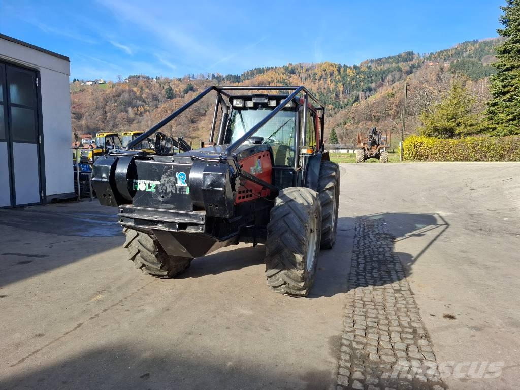 Valtra 8550 جرارات التحريج