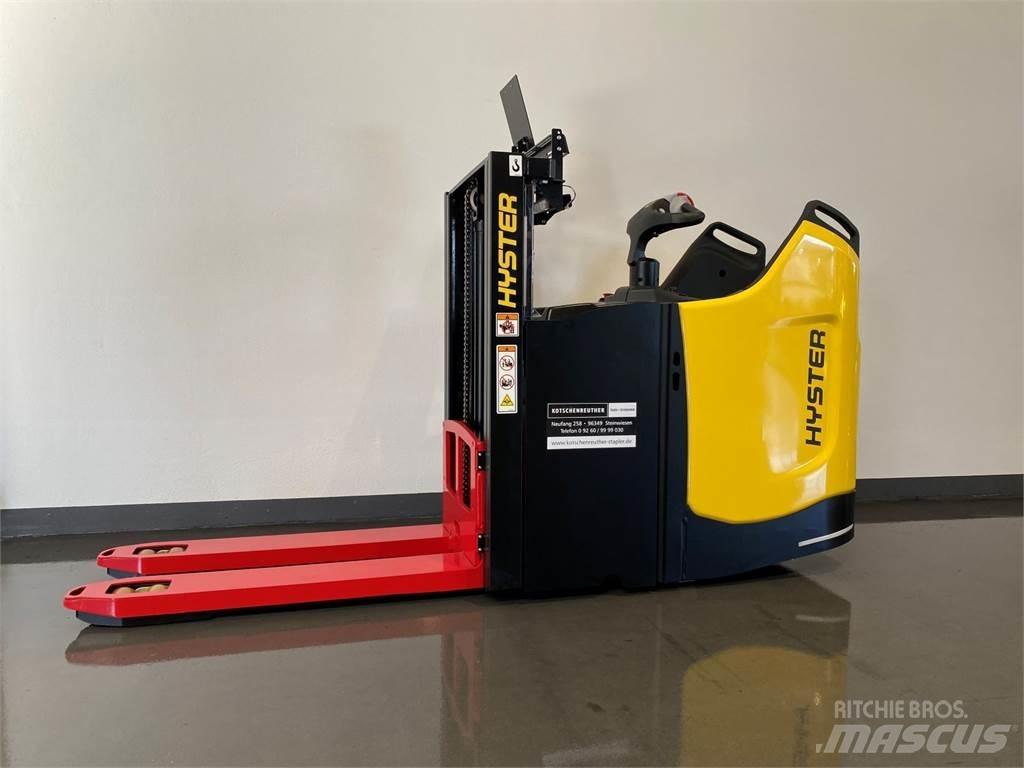 Hyster S2.0SD معدات التكديس الجوالة