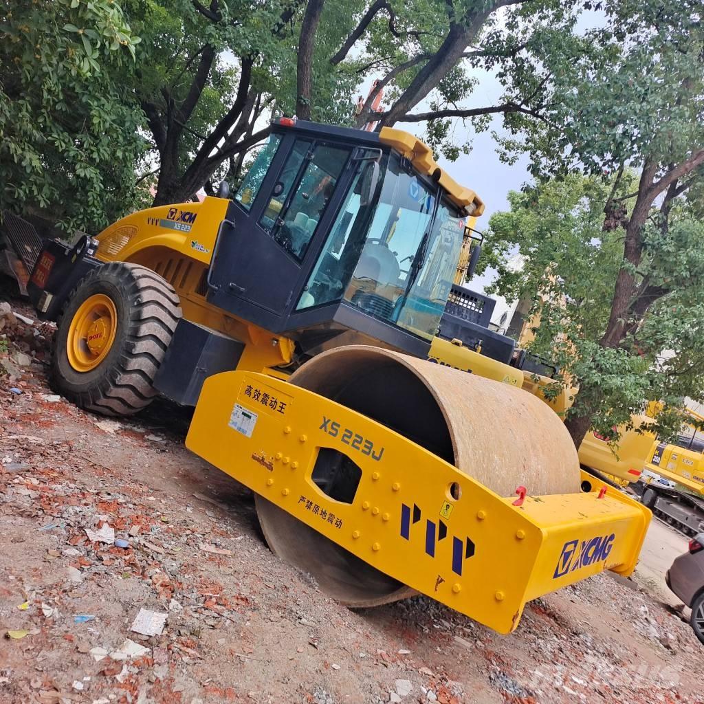 XCMG XS 223 J مداحل أحادية الأسطوانة