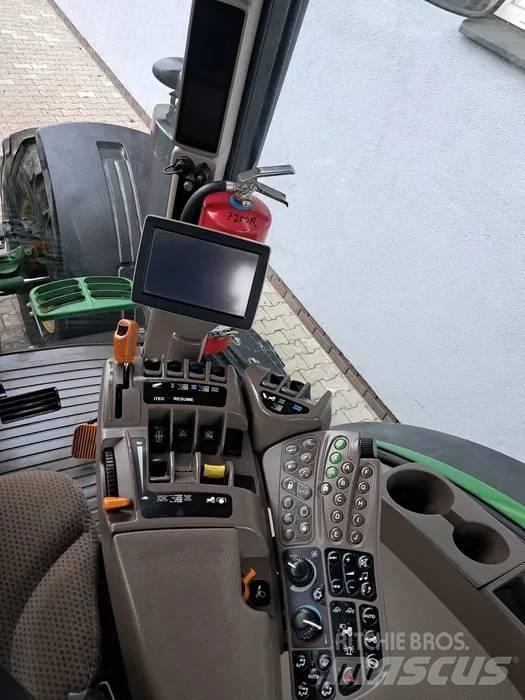 John Deere 7200 R الجرارات