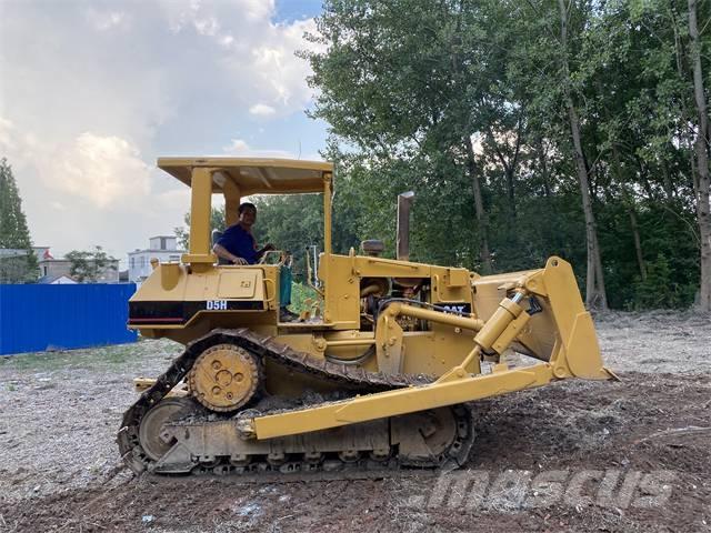 CAT D5H بلدوزرات مجنزرة