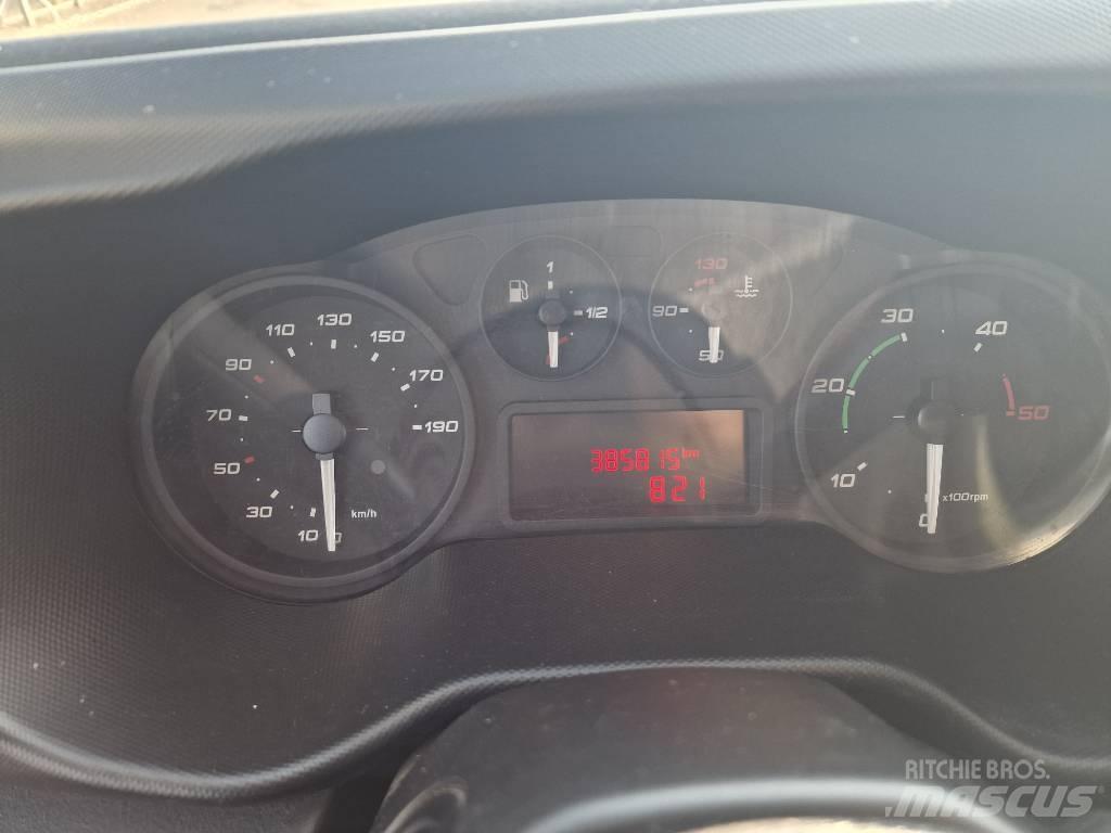 Iveco Daily 35 S11 شاحنة مقفلة