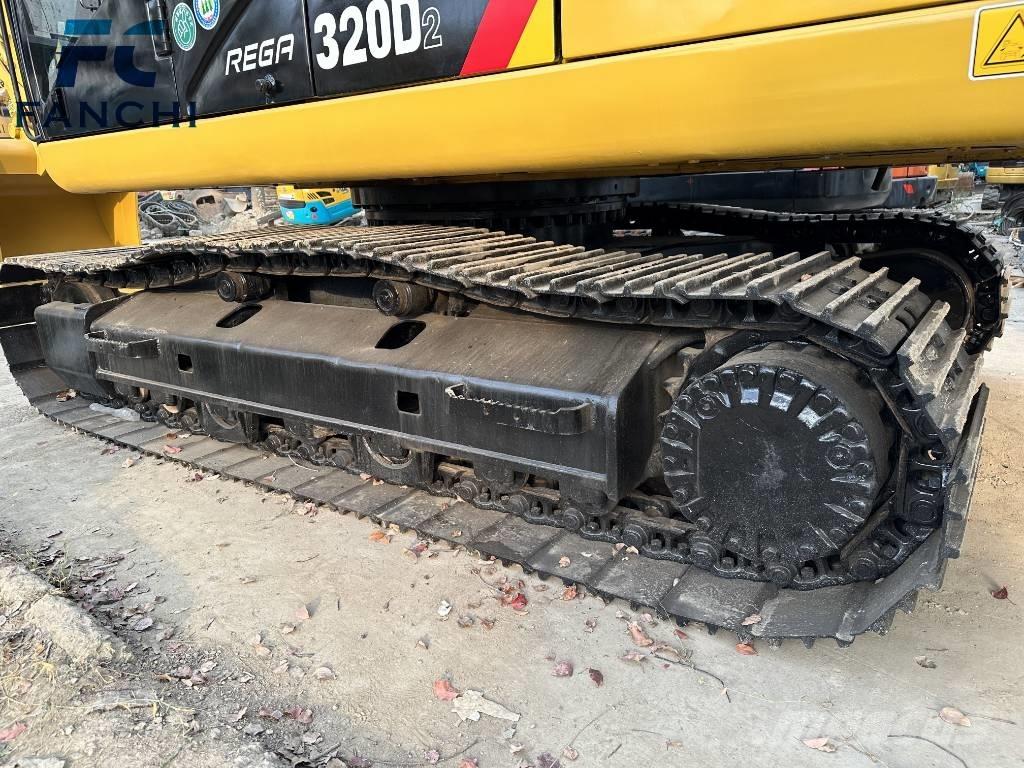CAT CAT320D حفارات زحافة
