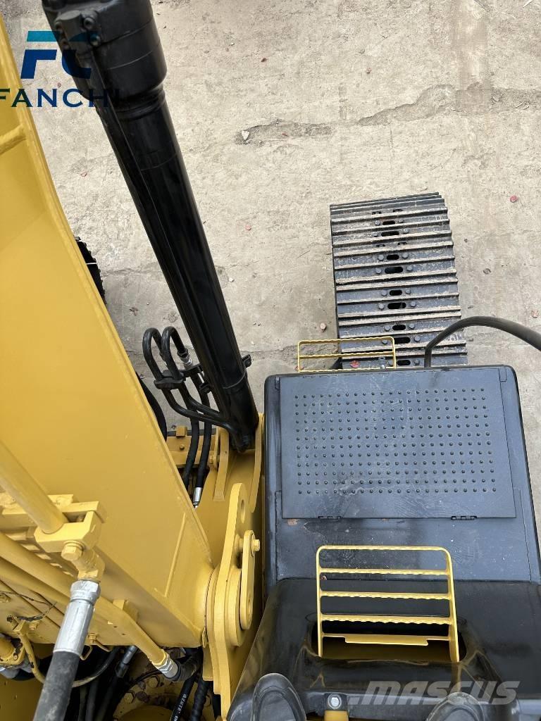 CAT CAT320D حفارات زحافة