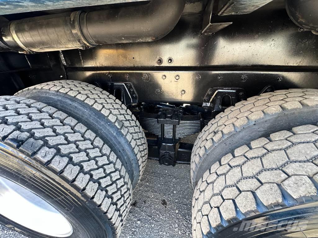 Freightliner 114 SD شاحنات مزدوجة / خلخلة