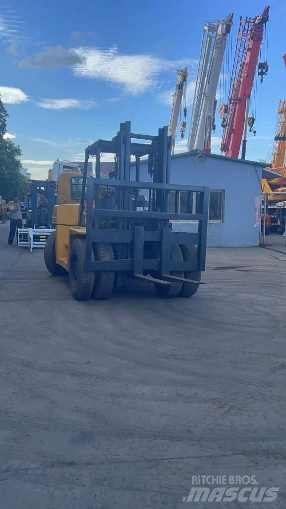 Komatsu 10 Ton شاحنات الديزل