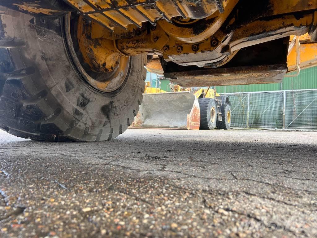 Volvo L 120 C لوادر بعجل