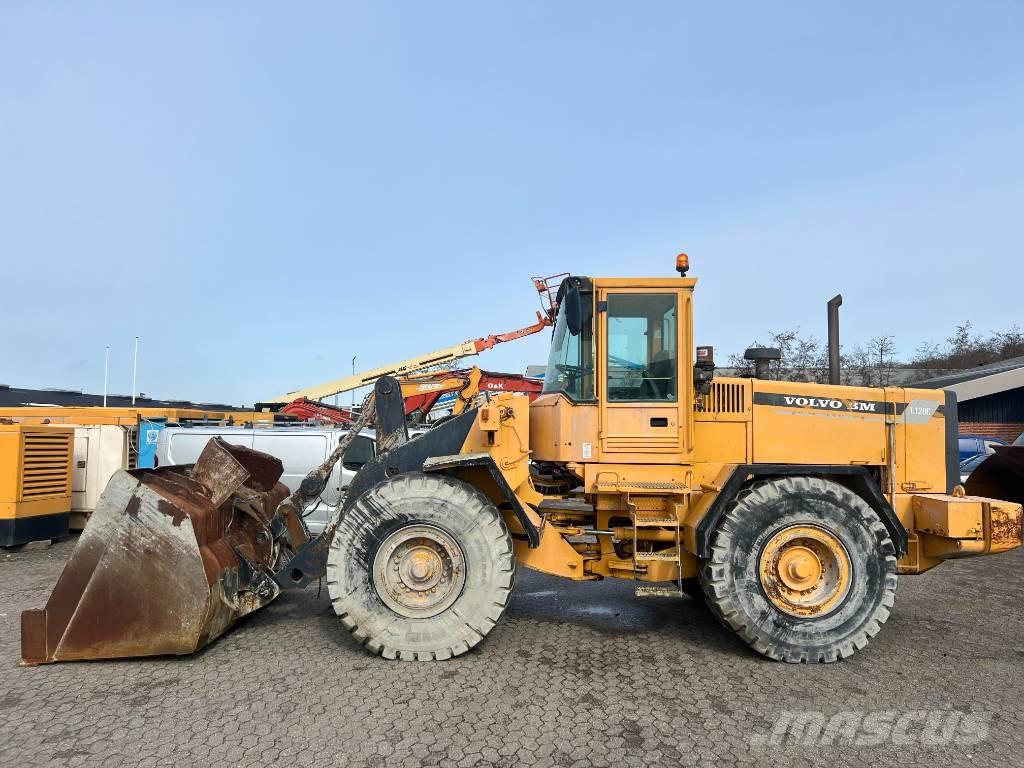 Volvo L 120 C لوادر بعجل