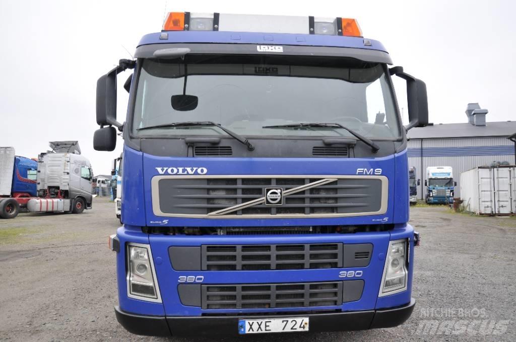 Volvo FM-380 6*2 شاحنات لوادر