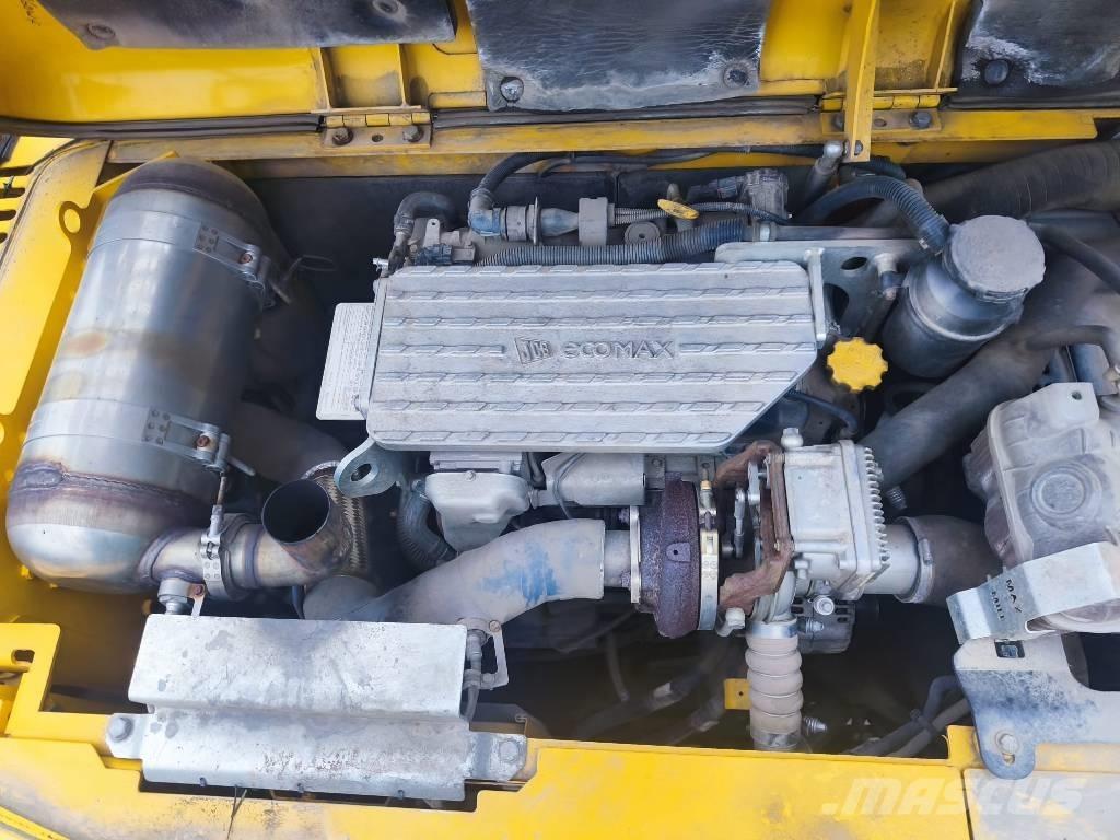 JCB JS 160 W حفارات بعجل