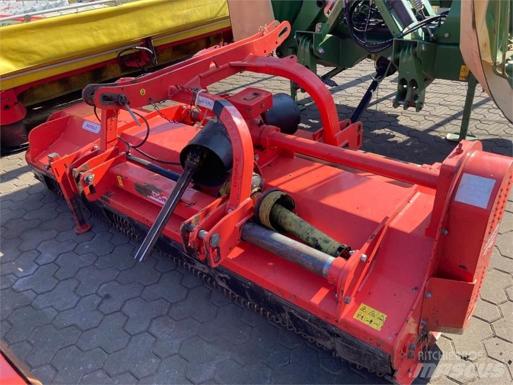 Maschio Bufalo 280 ماكينات أخرى لتجهيز الأراضي