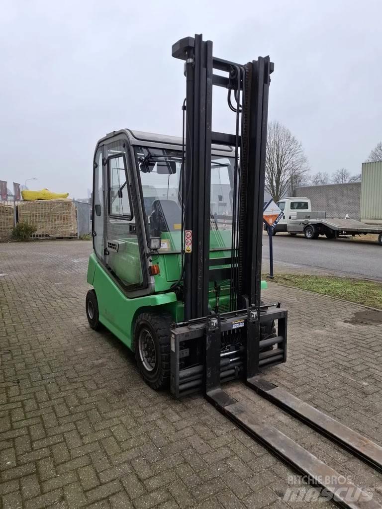 Cesab Mak400AC شاحنات ذات رافعات شوكية تعمل بالكهرباء