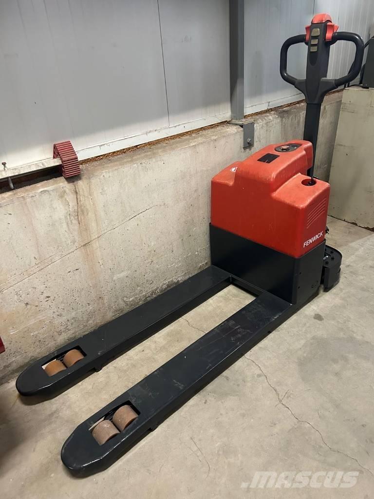 Linde MT 15 معدات الرفع منخفض المستوى