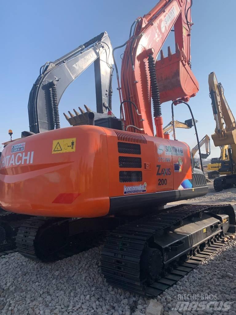 Hitachi 200 حفارات زحافة