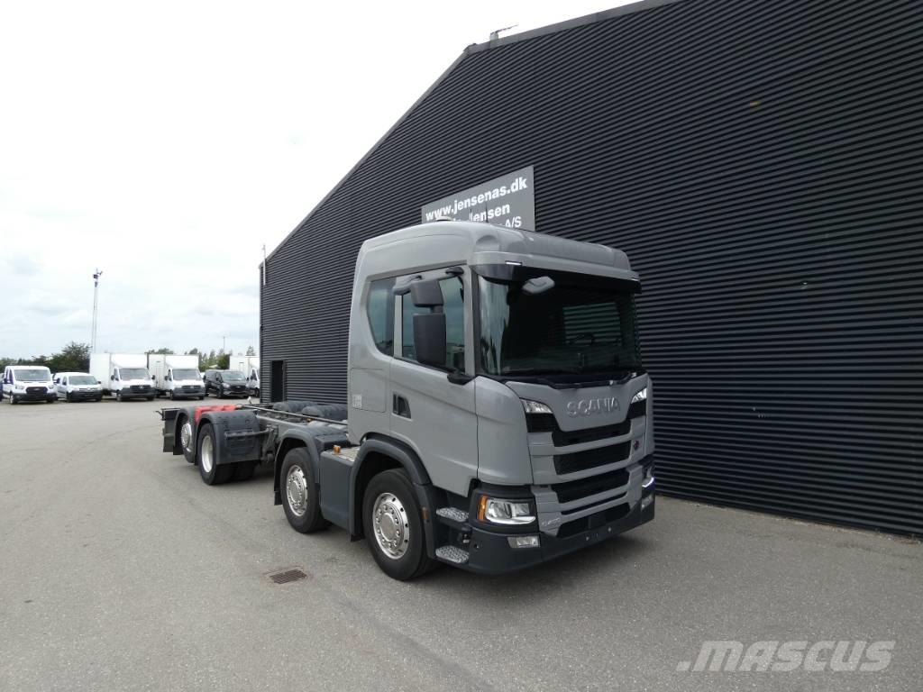 Scania G 450 شاحنات بمقصورة وهيكل