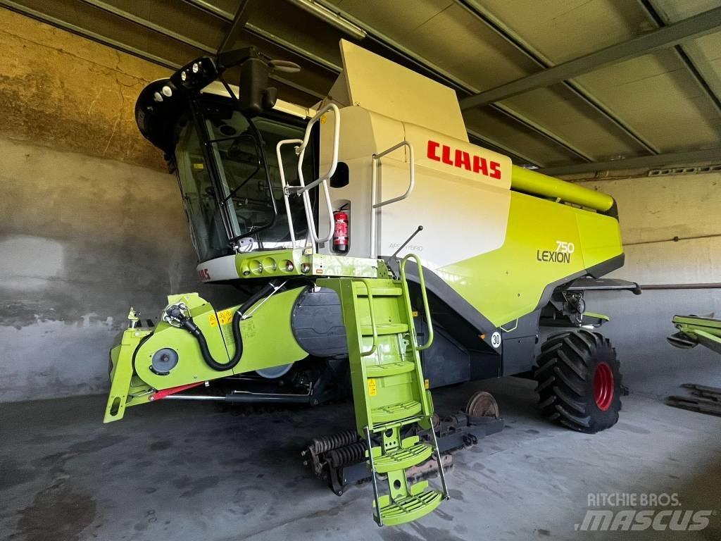 CLAAS LEXION 750 ACR حصادات