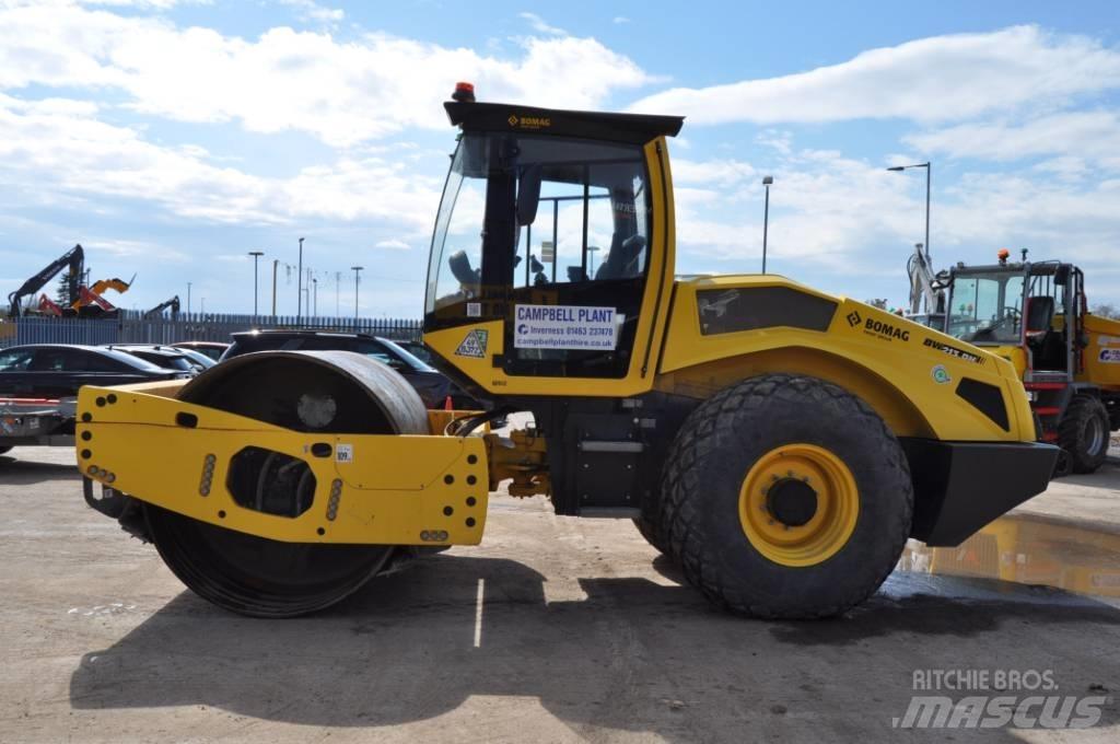 Bomag BW 213 D H-5 مداحل أحادية الأسطوانة