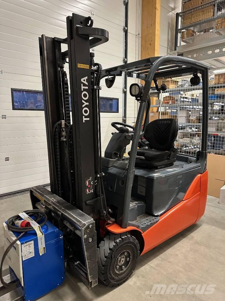 Toyota 8 FBE 18 شاحنات ذات رافعات شوكية تعمل بالكهرباء