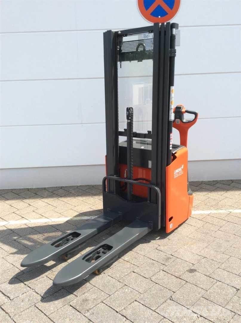 Linde L12I معدات التكديس الجوالة