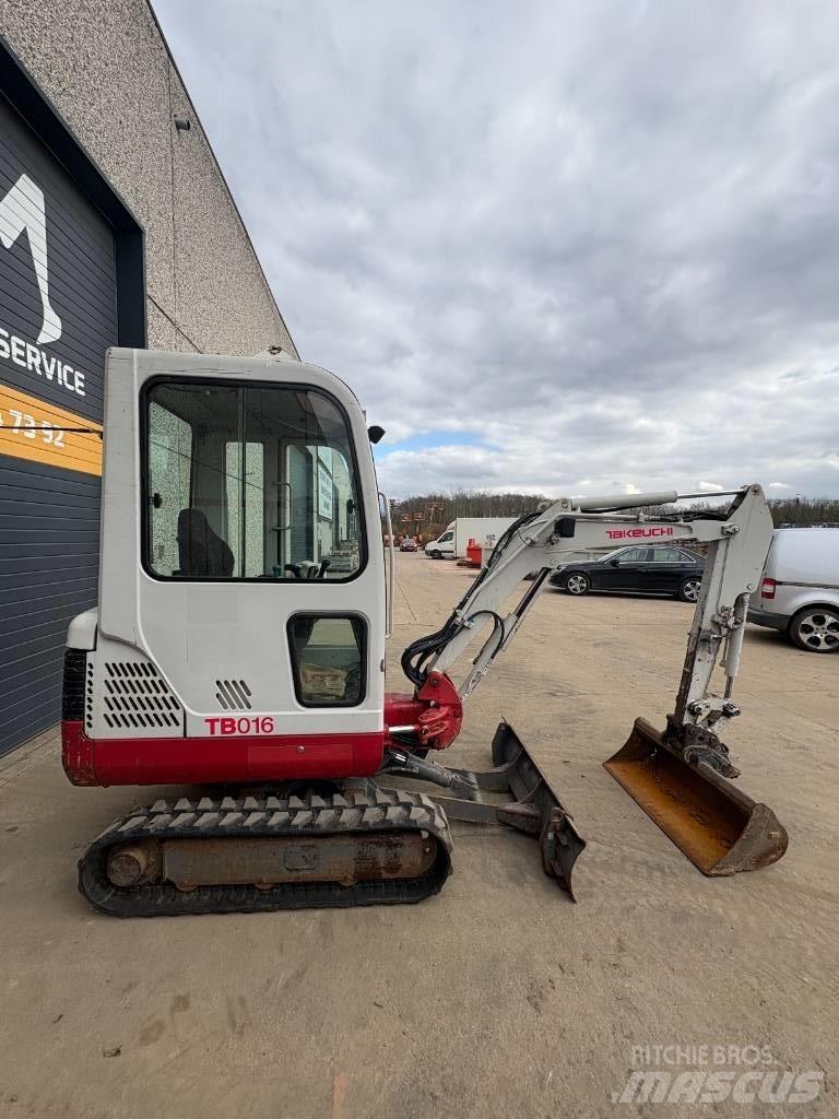 Takeuchi TB016 حفارات صغيرة أقل من 7 طن (حفارات صغيرة)