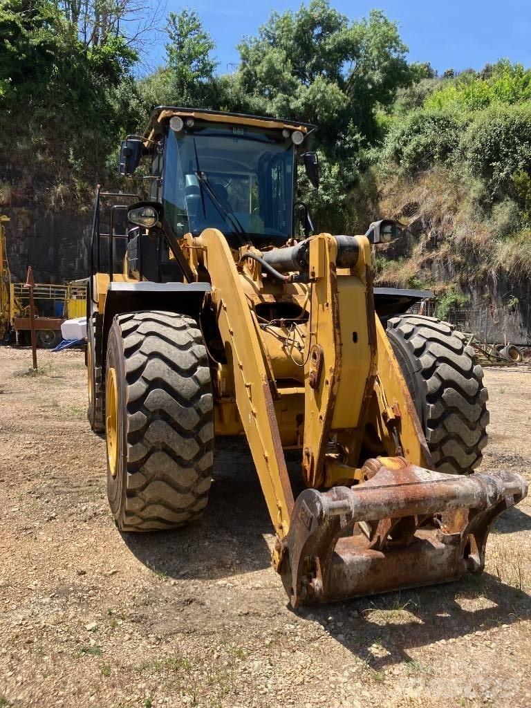 CAT 950 M لوادر بعجل