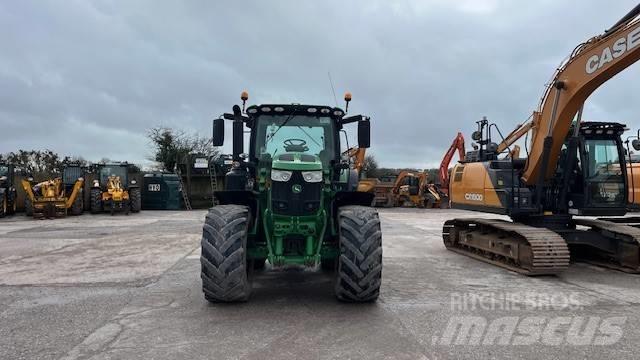 John Deere 6175 R الجرارات