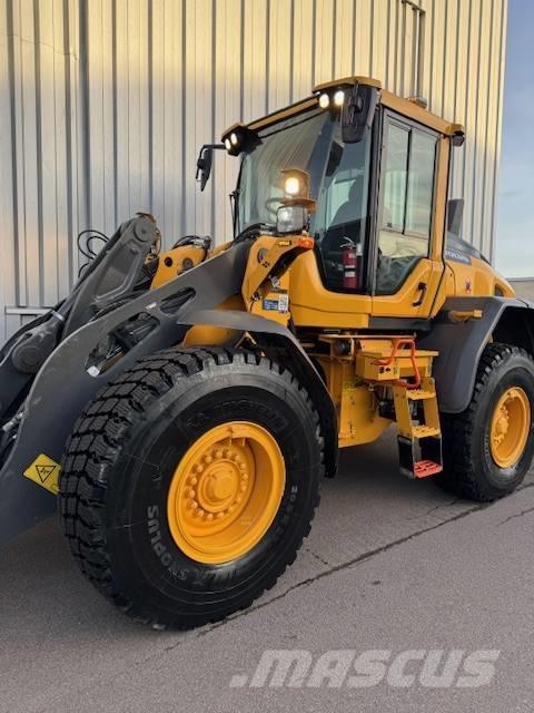 Volvo L 90 H لوادر بعجل