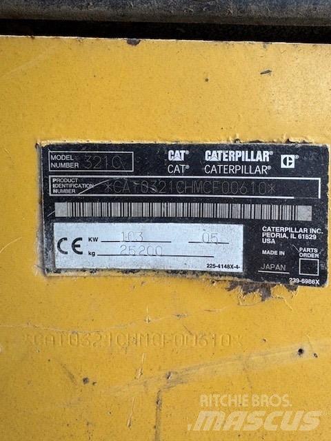 CAT 321 C LCR حفارات زحافة