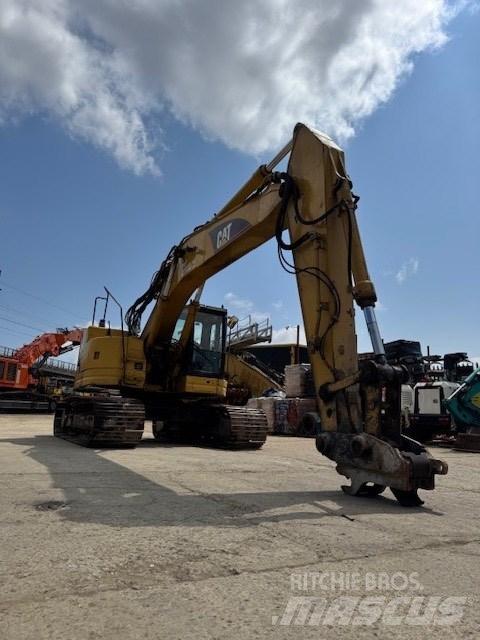 CAT 321 C LCR حفارات زحافة