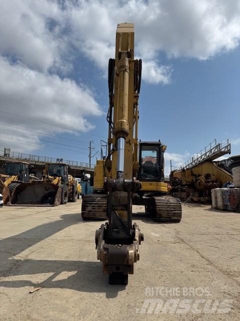 CAT 321 C LCR حفارات زحافة