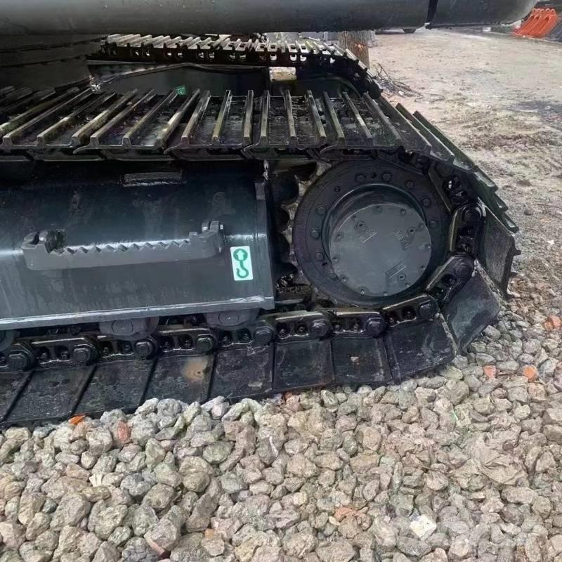 Volvo EC 140 حفارات زحافة