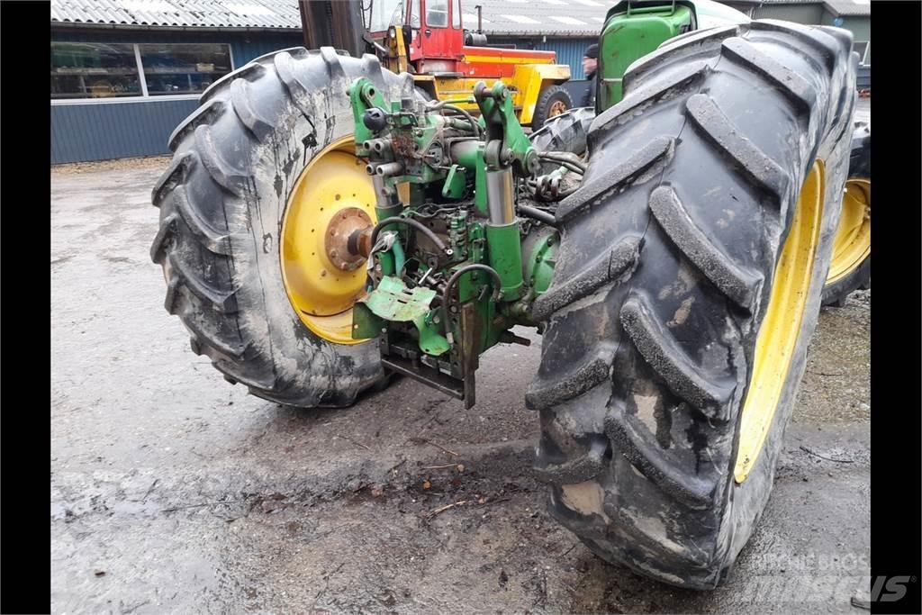John Deere 6620 الجرارات