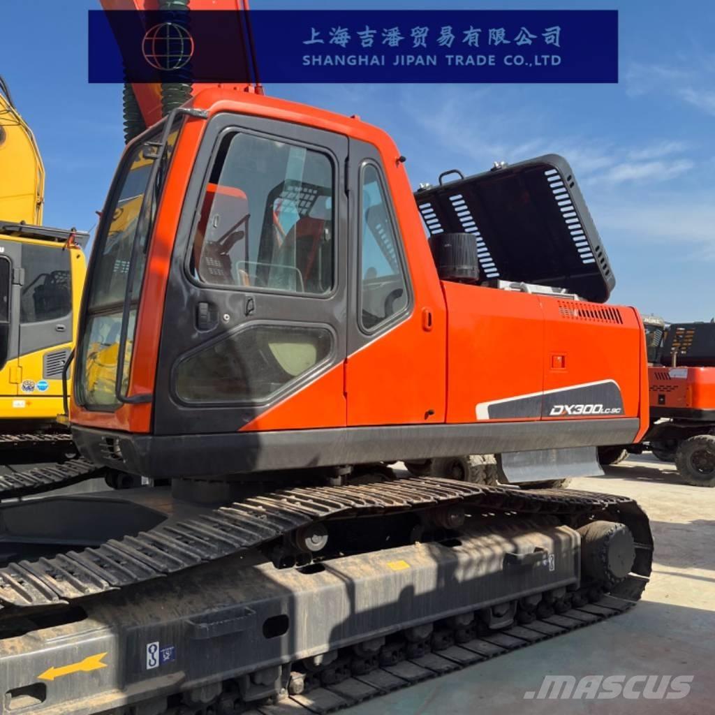 Doosan DX 300 حفارات زحافة