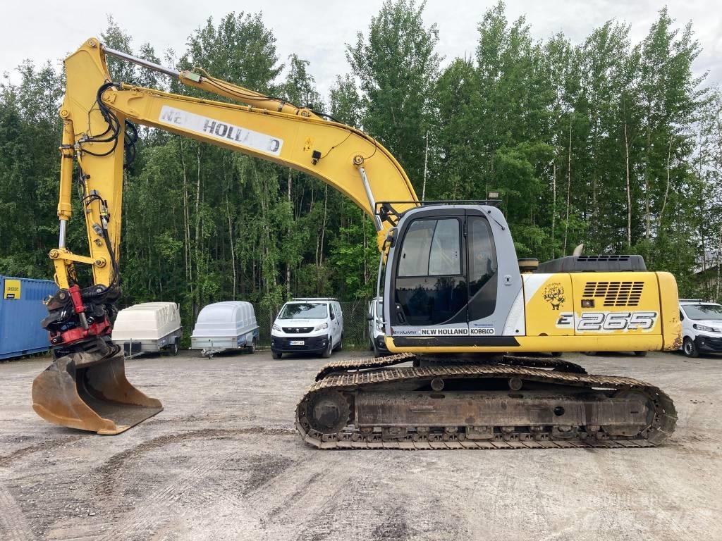 New Holland E 265 LC حفارات زحافة