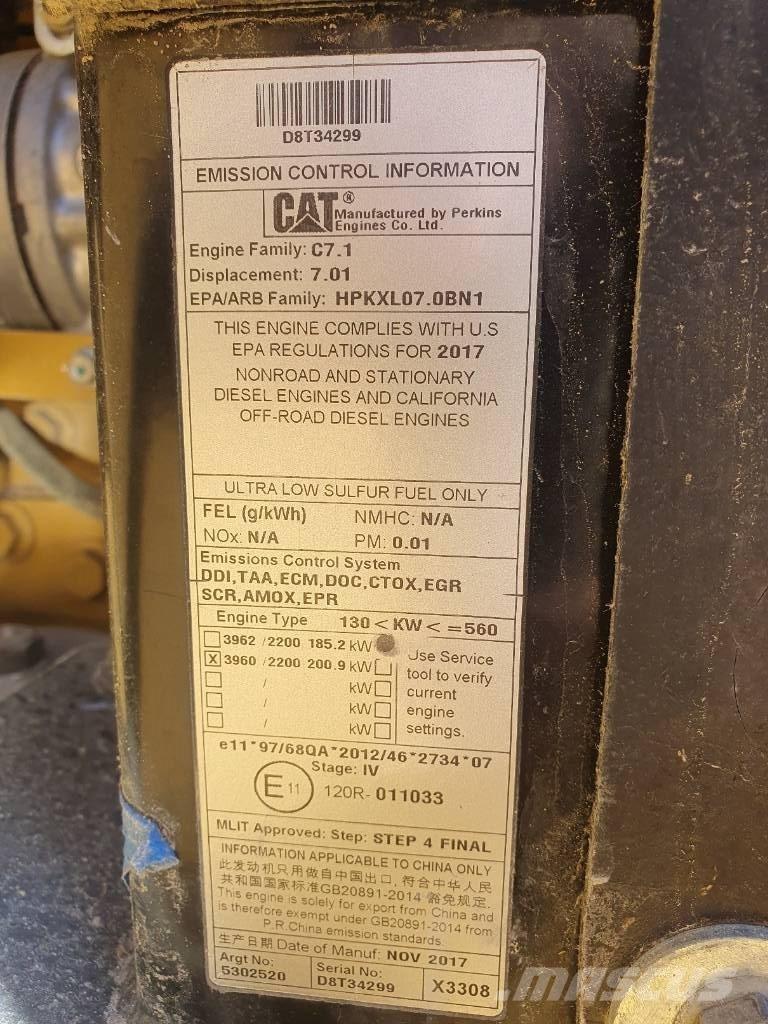CAT 950M لوادر بعجل