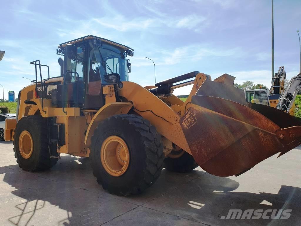 CAT 950M لوادر بعجل