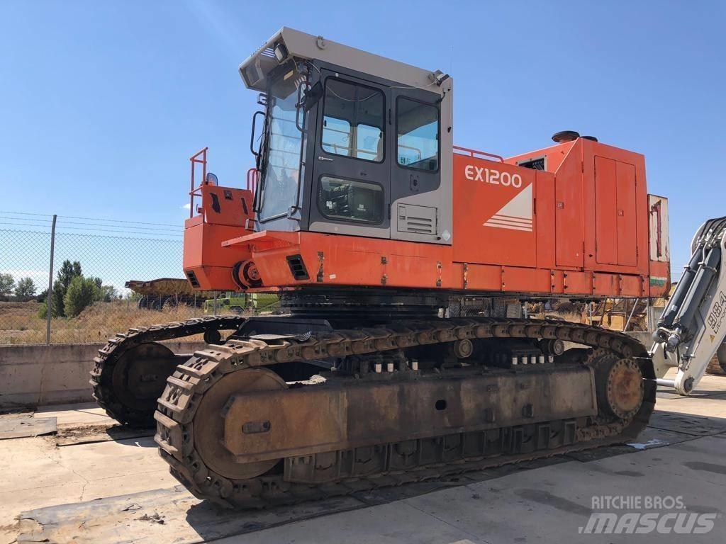 Hitachi EX 1200-5 D حفارات زحافة