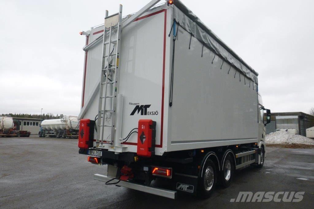 Scania R560 LB6x2*4 شاحنات نقل ألواح الخشب
