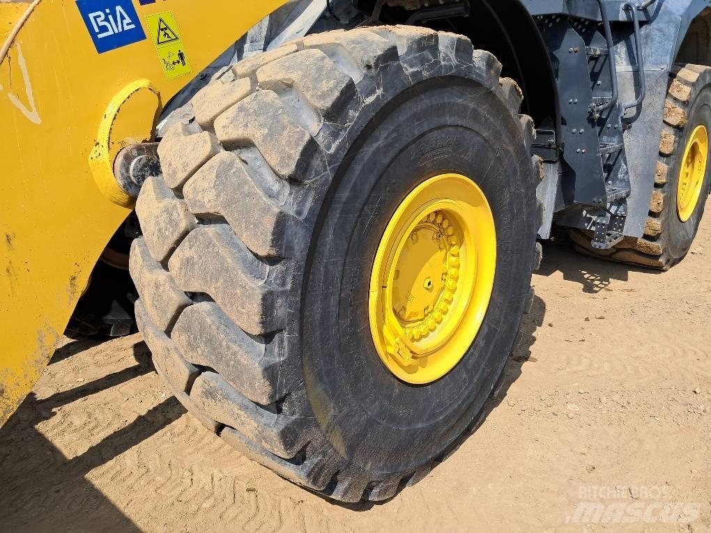 Komatsu WA500-8E0 لوادر بعجل