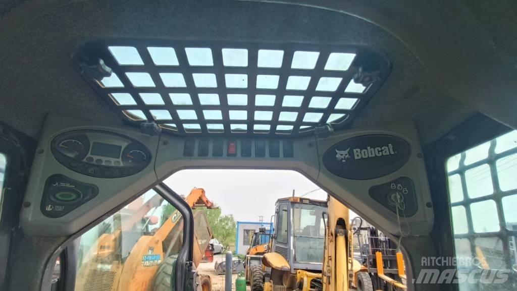 Bobcat S 160 لوادر انزلاقية التوجيه