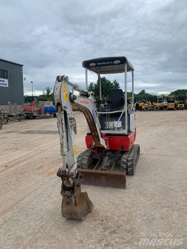 Takeuchi TB 215 R حفارات صغيرة أقل من 7 طن (حفارات صغيرة)