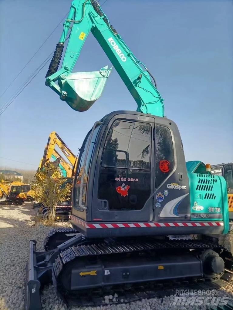 Kobelco SK 75 حفارات وسط 7 طن - 12 طن