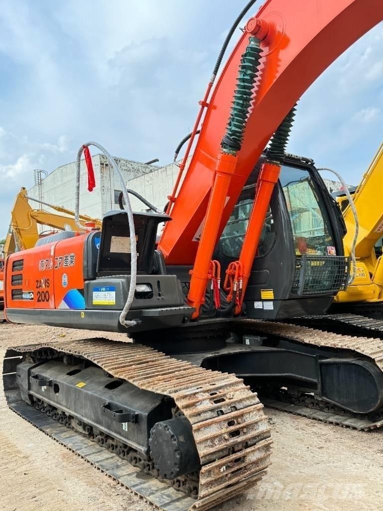 Hitachi ZX 200 حفارات زحافة