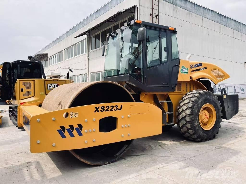XCMG XS 223 J مداحل أحادية الأسطوانة