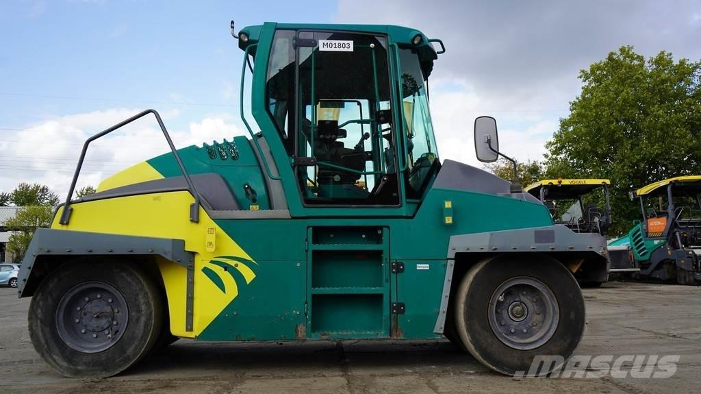 Hamm GRW 280-16 مداحل ذات إطارات هوائية