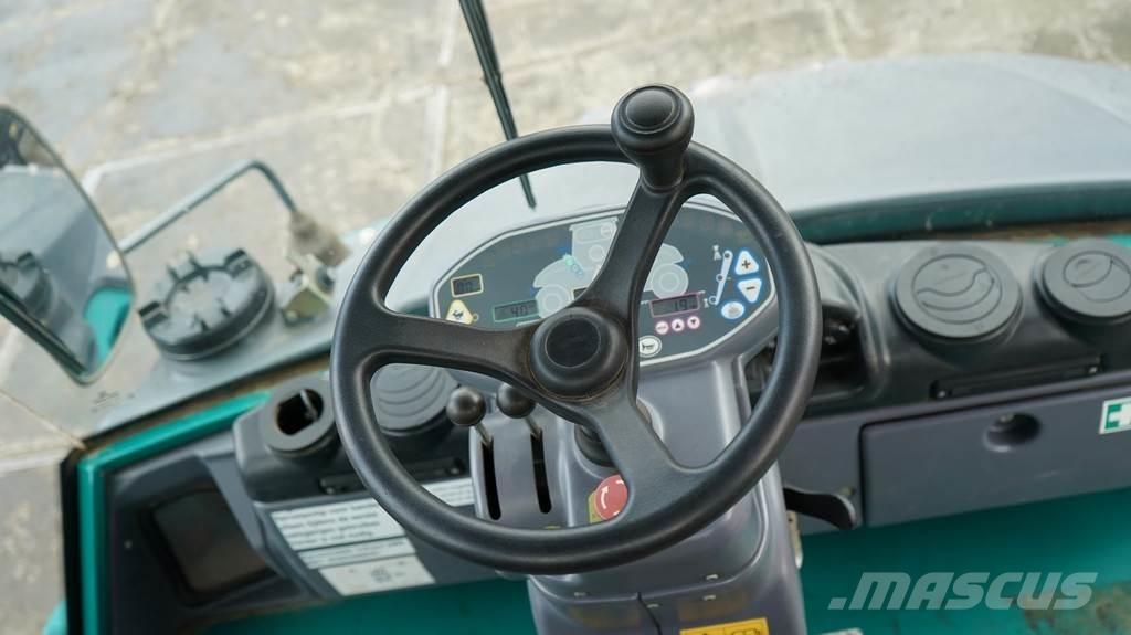 Hamm GRW 280-16 مداحل ذات إطارات هوائية