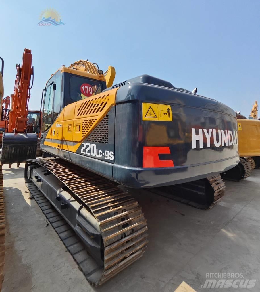 Hyundai R220LC-9S حفارات زحافة