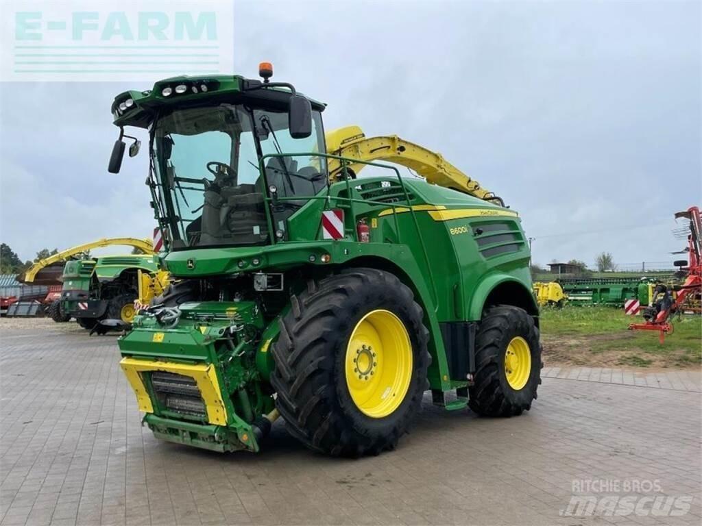 John Deere 8600 علافات ذاتية الدفع